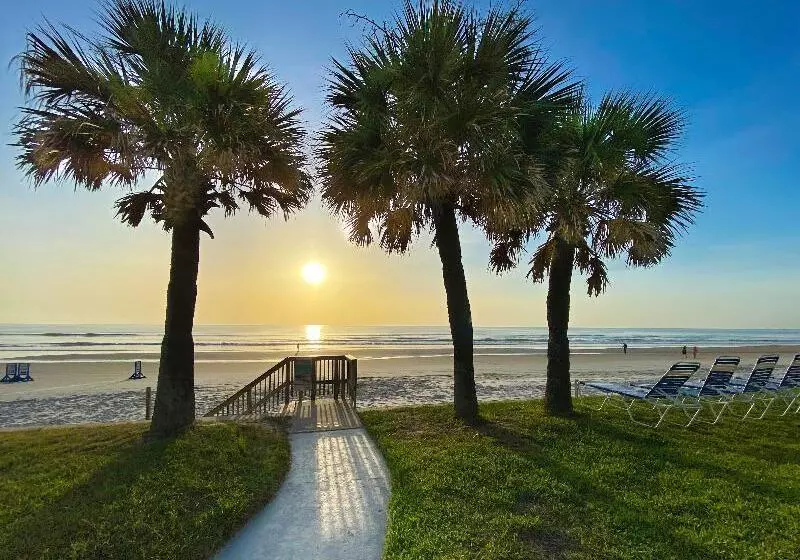 モーテル Ocean Court Beachfront