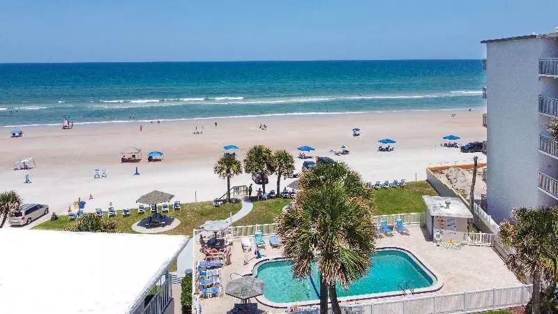 モーテル Ocean Court Beachfront