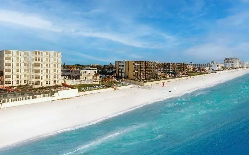 モーテル Ocean Court Beachfront