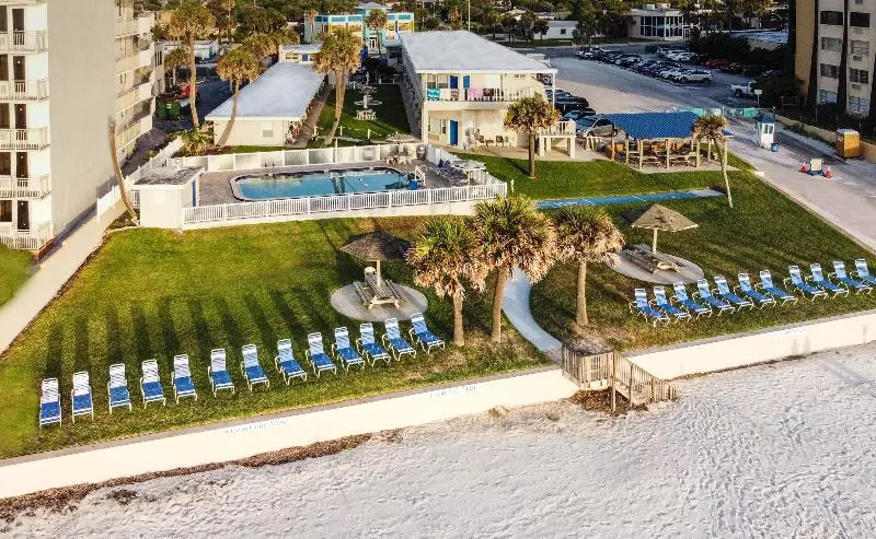 モーテル Ocean Court Beachfront