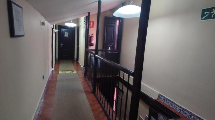 هاستل La Posada De La Magistral