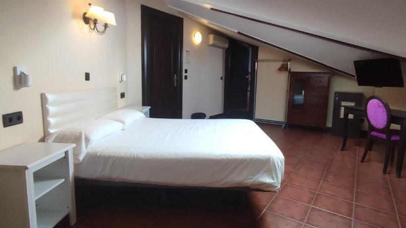 هاستل La Posada De La Magistral