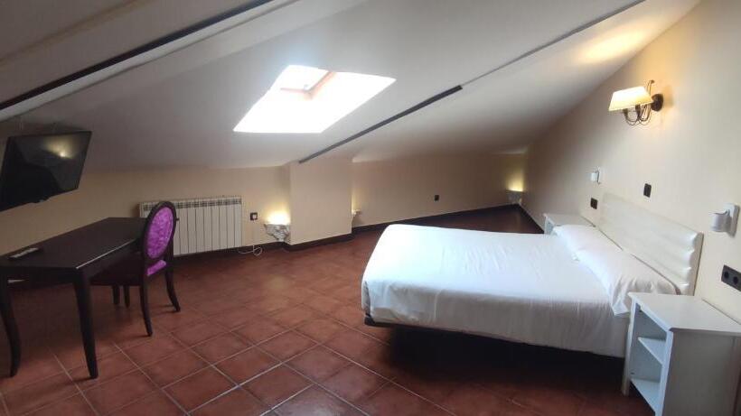 هاستل La Posada De La Magistral