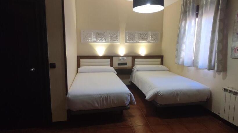 هاستل La Posada De La Magistral