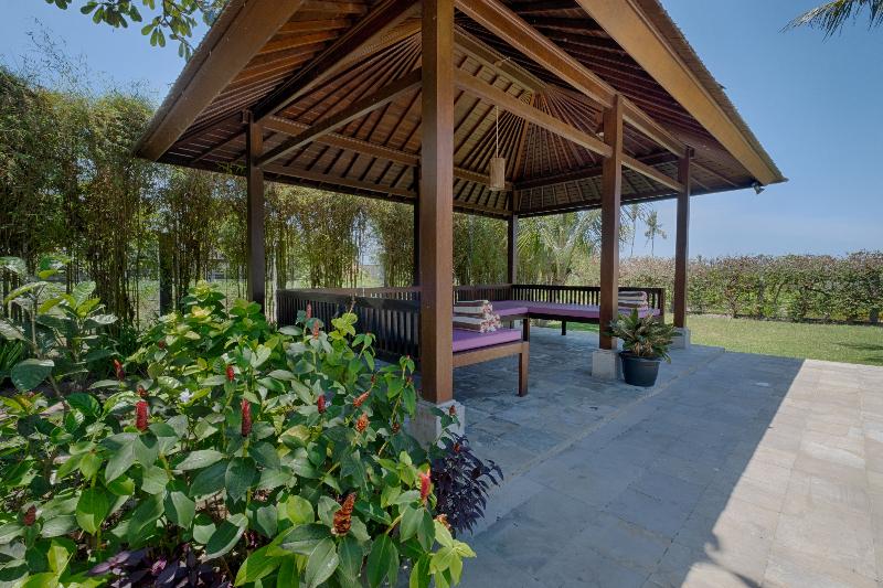 Kutus Kutus Ketewel Villa