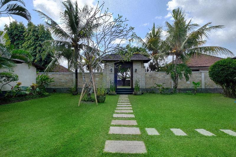 Kutus Kutus Ketewel Villa