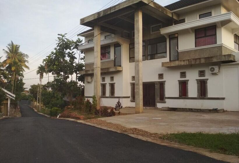 Pensjonat Almira Homestay