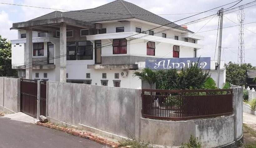 Pensjonat Almira Homestay