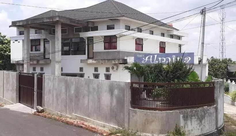 پانسیون Almira Homestay