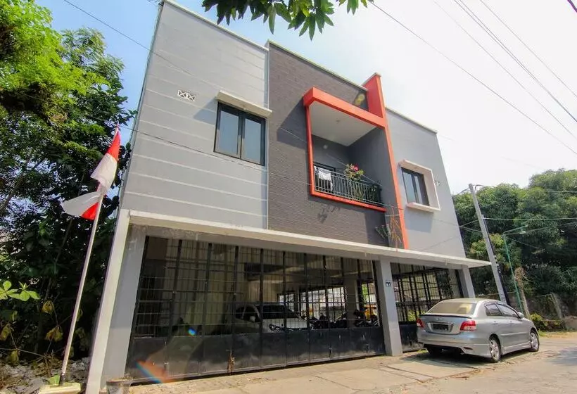 Majatalo JJ House Wahid Hasyim