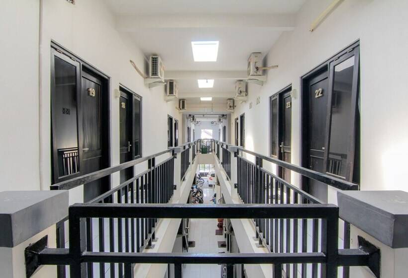 פנסיון JJ House Wahid Hasyim