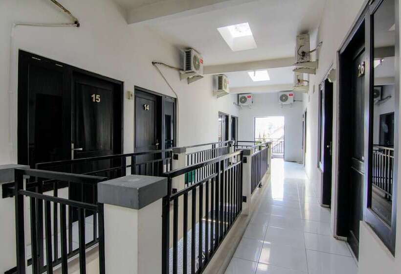 פנסיון JJ House Wahid Hasyim