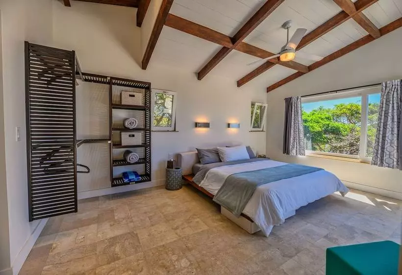 Villa Topaz