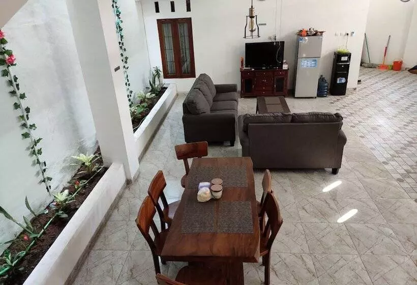 Zg Homestay Solo