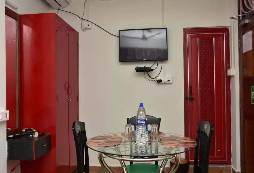 تختخواب و صبحانه The Lotus Home