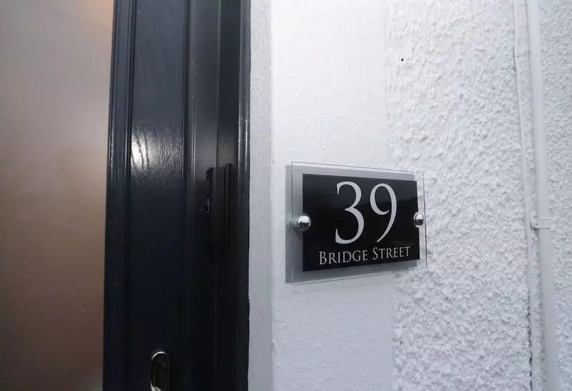 Dollar Apartments At 39