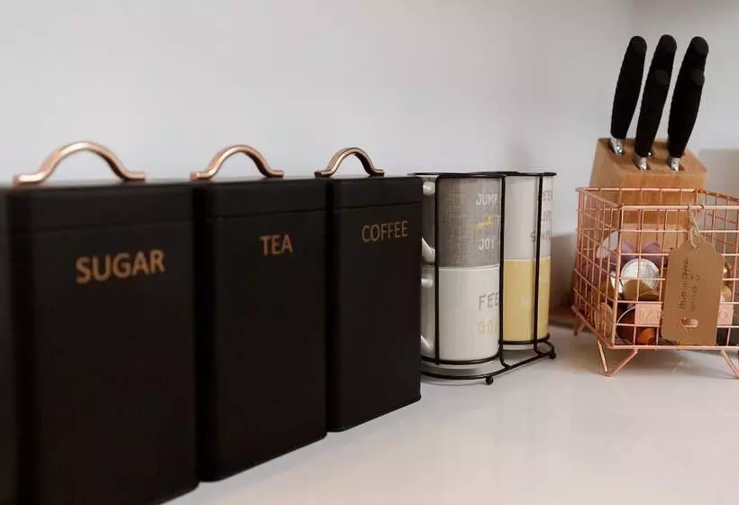 Dollar Apartments At 39