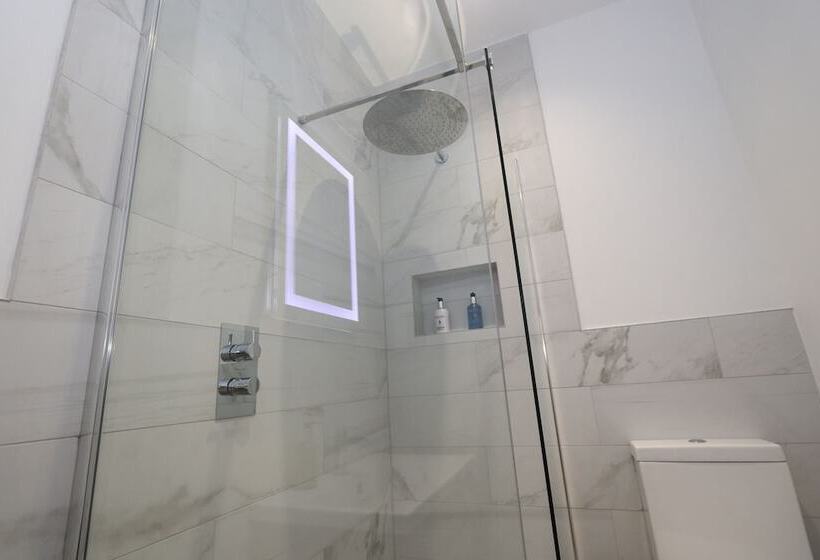 Dollar Apartments At 39