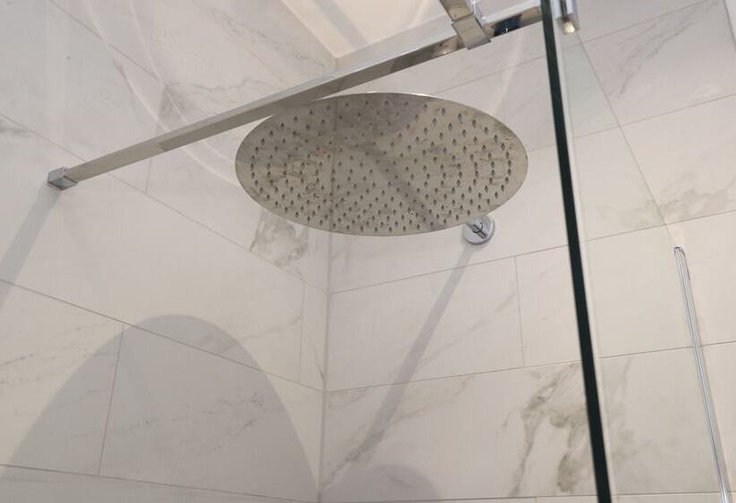 Dollar Apartments At 39