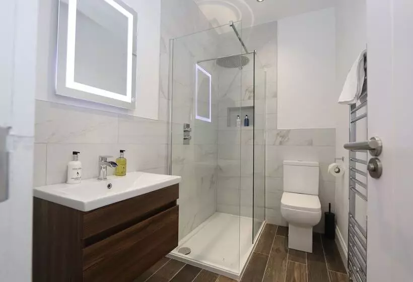 Dollar Apartments At 39