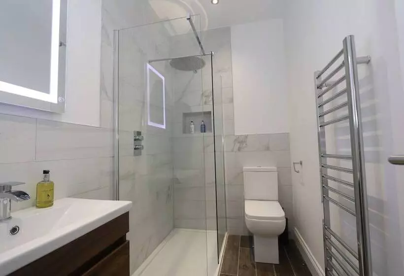 Dollar Apartments At 39