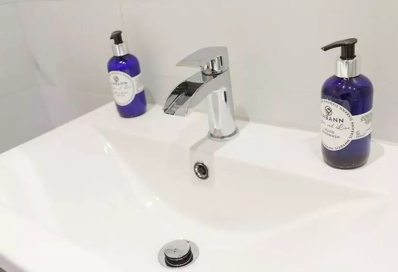 Dollar Apartments At 39