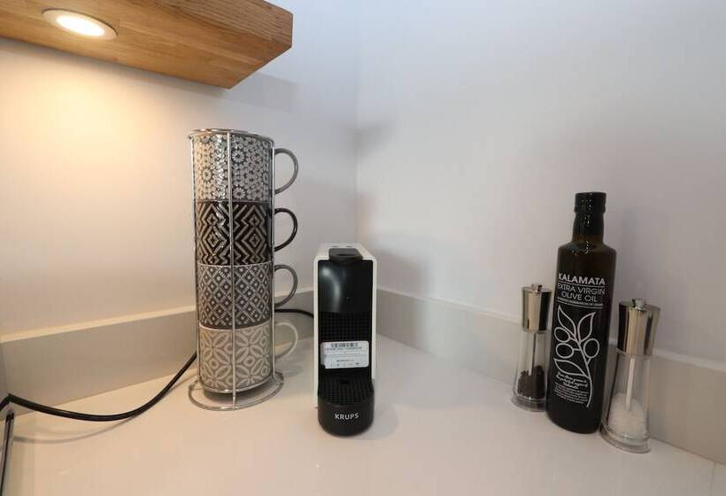 Dollar Apartments At 39