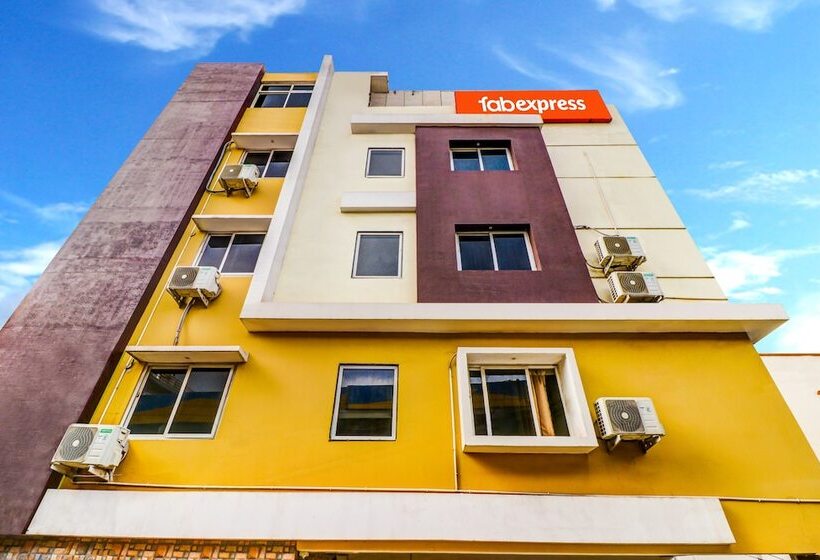هتل Fabexpress B Square