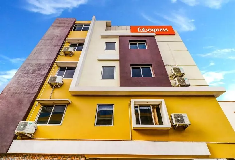 هتل Fabexpress B Square