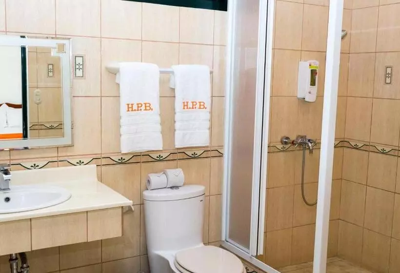 هتل Puntarenas Beach