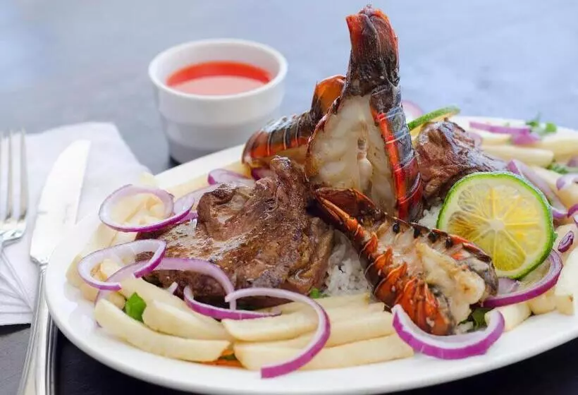 هتل Puntarenas Beach