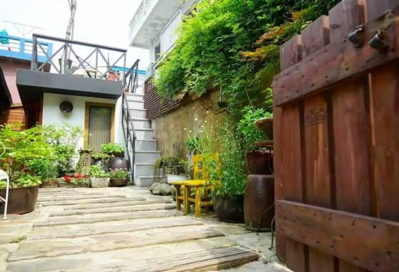 Jeonju Gyeonggijeonyeonga Hanok Pension