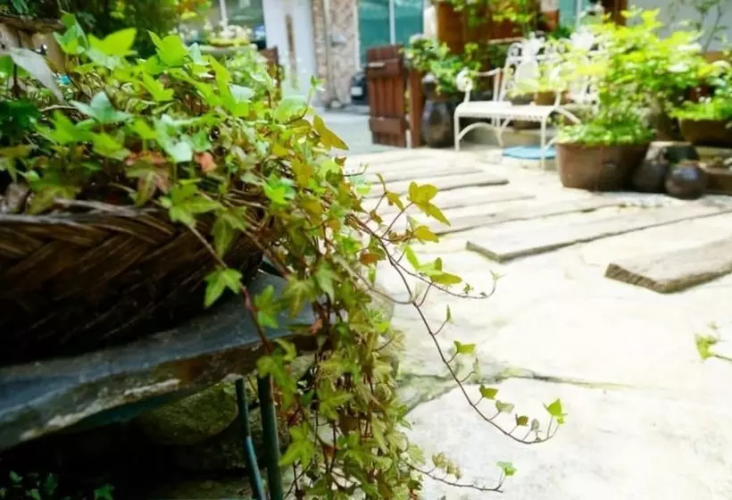 Jeonju Gyeonggijeonyeonga Hanok Pension