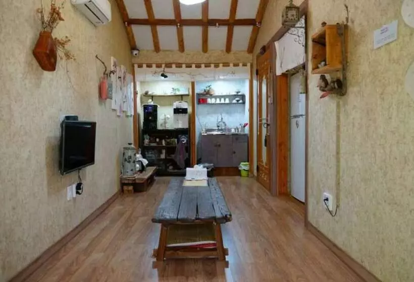 Jeonju Gyeonggijeonyeonga Hanok Pension