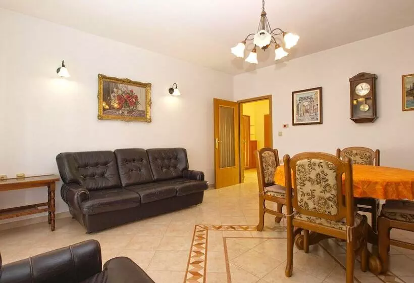Apartments Medulinka 1704