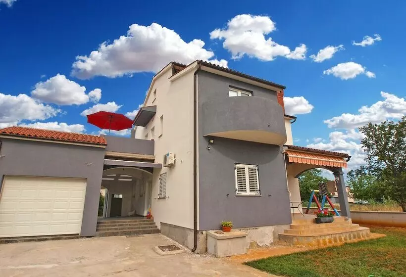 Apartment 1449