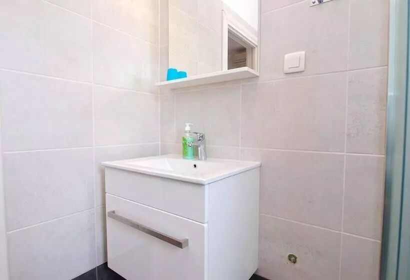 Apartment 1449