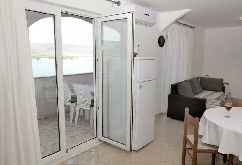 Apartments Iva