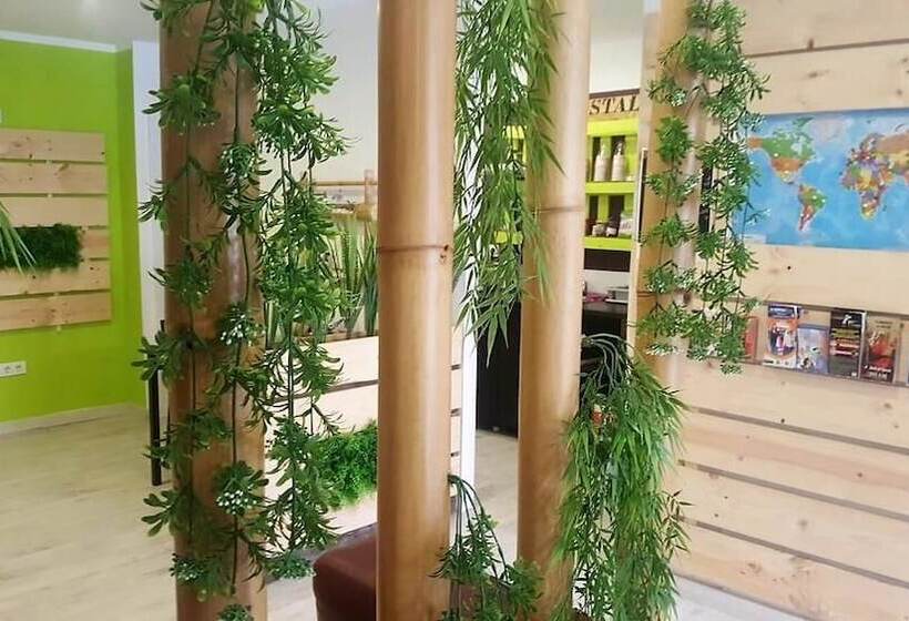 مسافرخانه Easy Sants By Bossh!