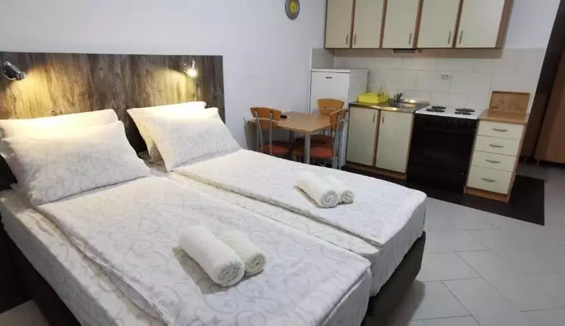 پانسیون Apartments Banjica