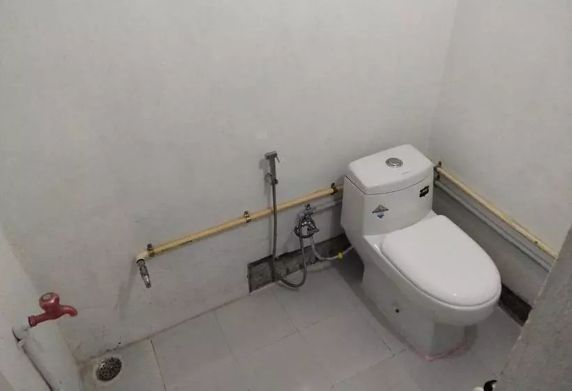 تختخواب و صبحانه Mayurapriya Inn
