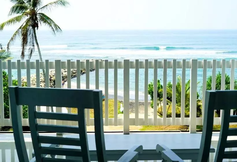ホテル Beachmirissa