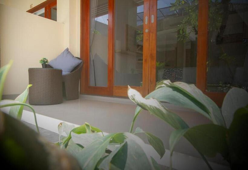 בית מלון כפרי D Sarian Seminyak