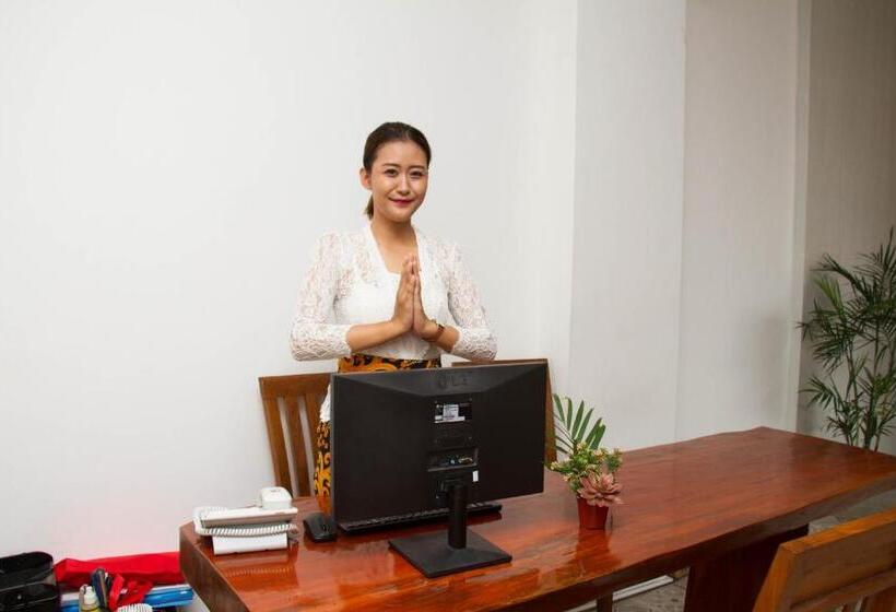 בית מלון כפרי D Sarian Seminyak