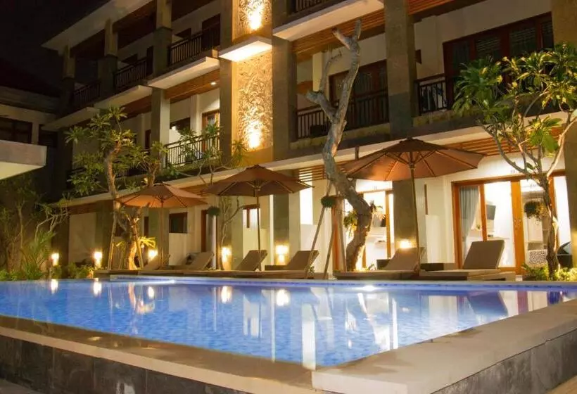 ホテル D Sarian Seminyak