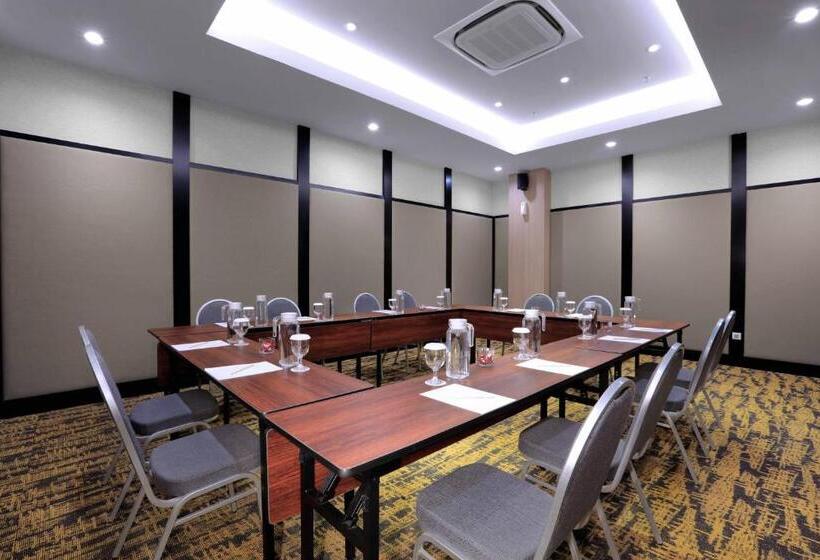 Otel Quest Prime Cikarang By Aston