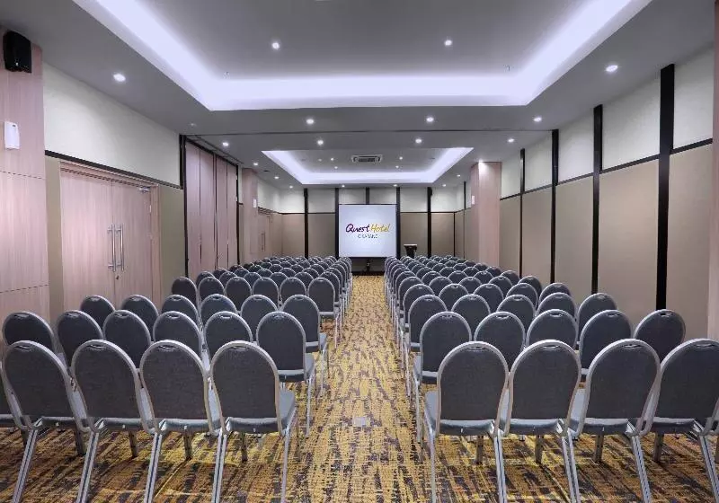 ホテル Quest Prime Cikarang By Aston
