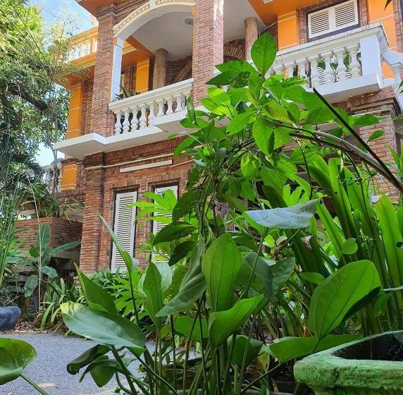 پانسیون Brightness Villa