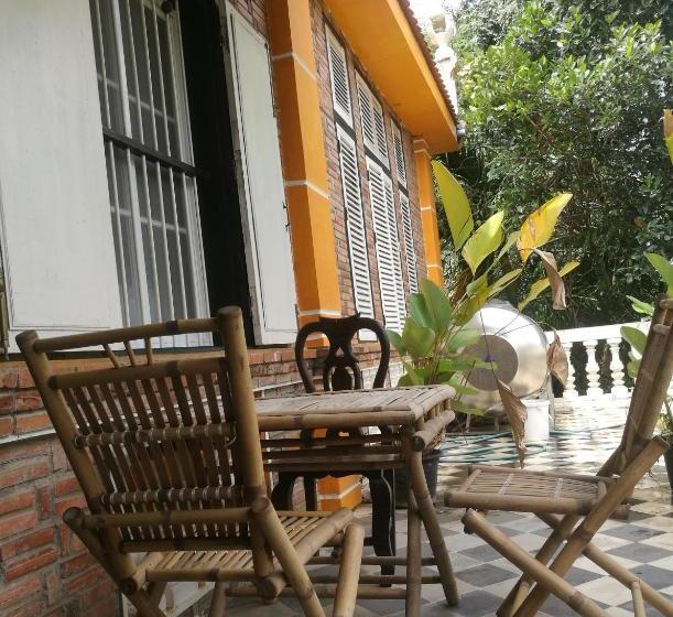 پانسیون Brightness Villa