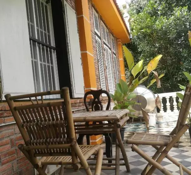 پانسیون Brightness Villa